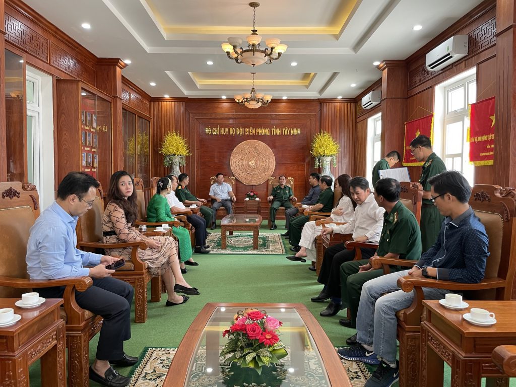 Ban lãnh đạo MiennnamPetro đến thăm hỏi và động viên tinh thần BCH BĐBP tỉnh Tây Ninh