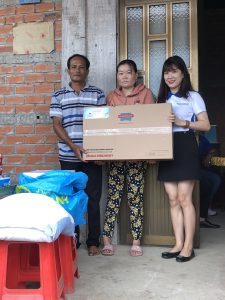 Miennampetro dành tặng phần quà cho gia đình