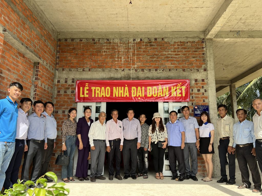Miennampetro cùng với các lãnh đạo, đại diện Hội doanh nhân trẻ đến tham dự