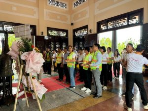 Viếng đền thờ bác Phạm Hùng - Vĩnh Long