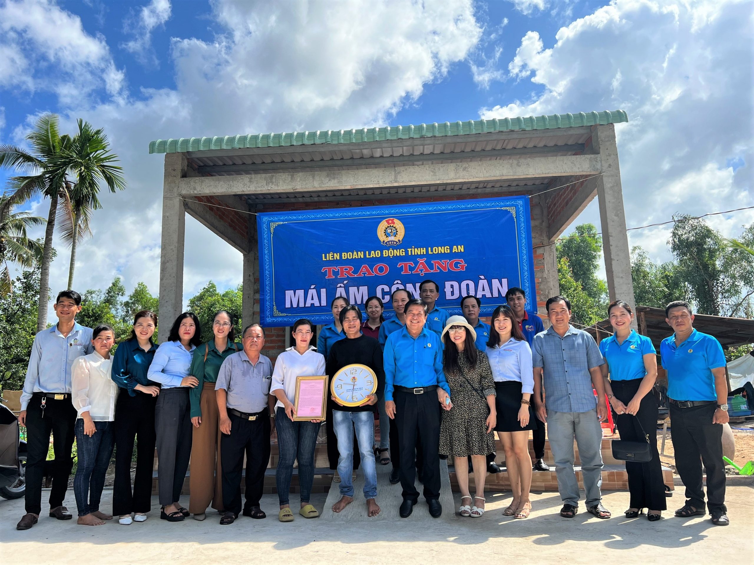 MiennamPetro trao tặng nhà Mái ấm công đoàn