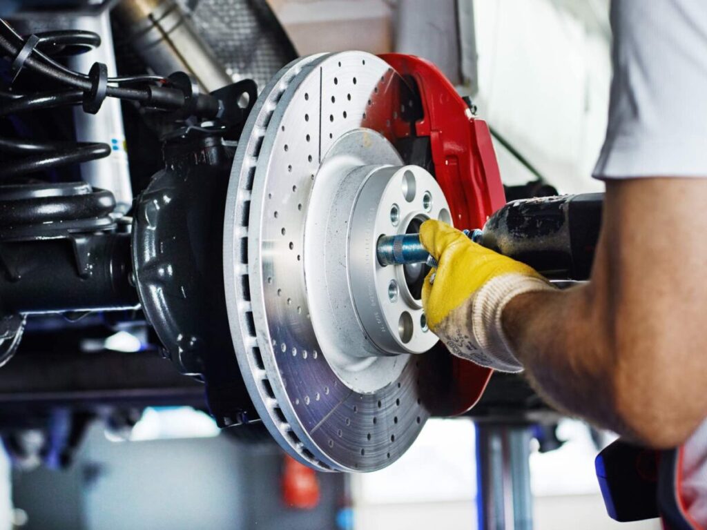 Lưu ý khi sử dụng phanh xe tay ga